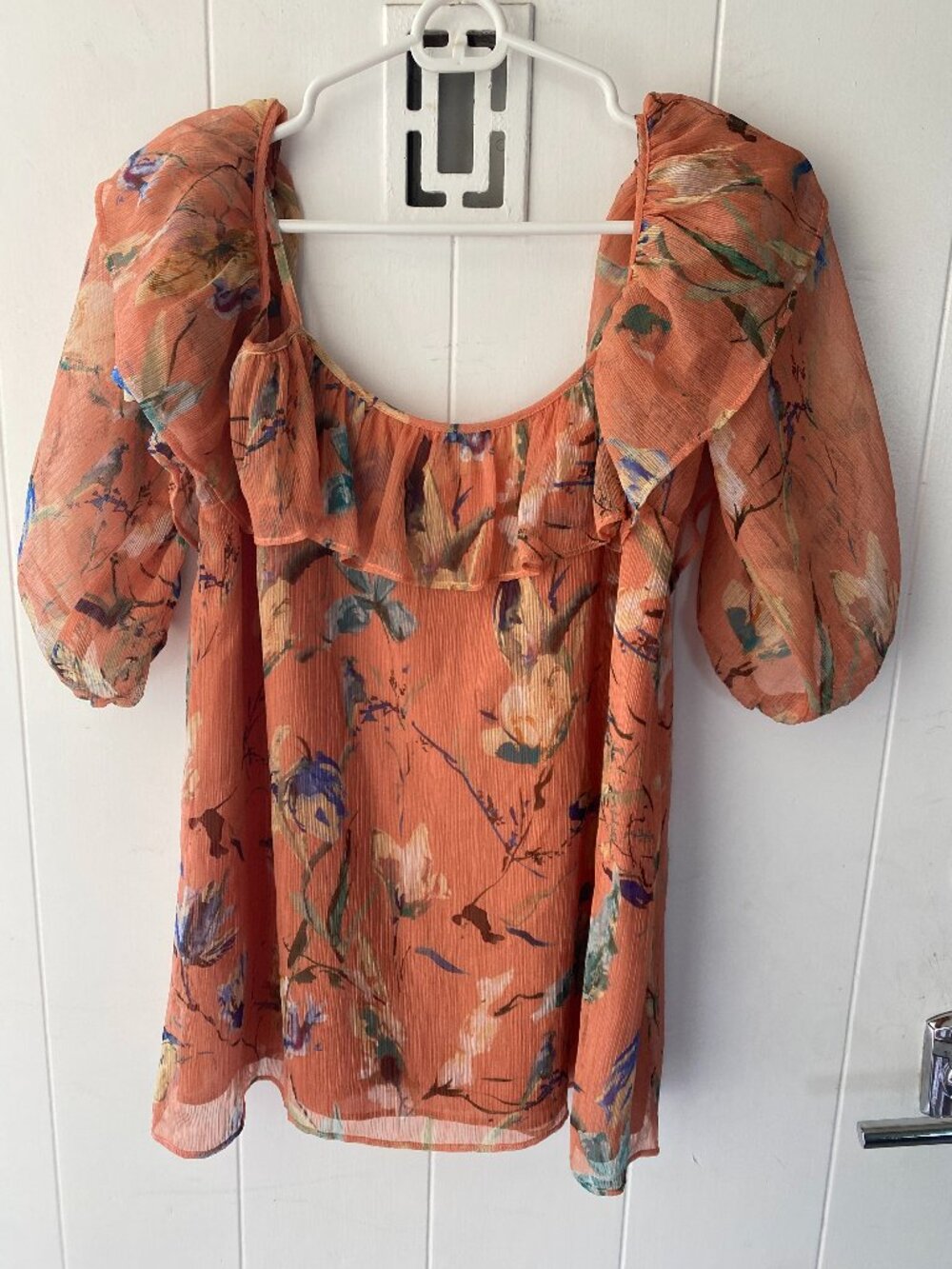 Greylin blouse New with straps and off shoulder sleeves Size Sm. Peach